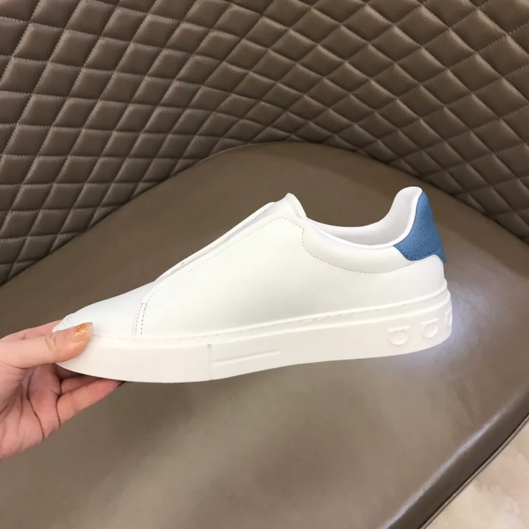 p400【Salvatore Ferraga**】New men's low-top casual shoes! Top-quality cow products, original lasts, made of imported cowhide, first-class texture, first-layer sheepskin lining! Original outsole! The details are exquisite and the style is versatile and upscale! Decorated with a three-dimensional Gancini logo, the back of the tongue and lace-up piping add a pop of color. The high-tech sole features a holographic pattern and Gancini details, making it ideal for a practical yet stylish everyday look. Code number 38-44 (45 can be customized)